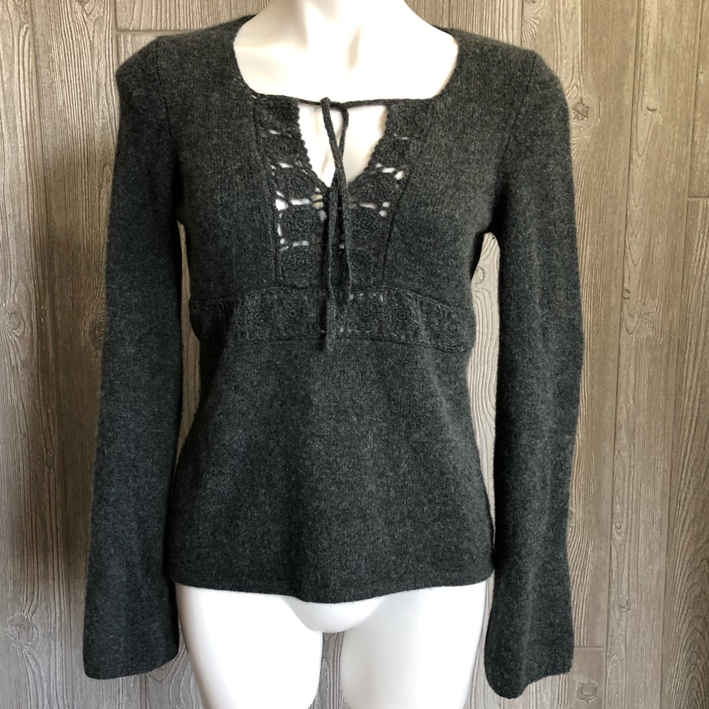 American Eagle Outfitters 100% Lambs Wool Sweater